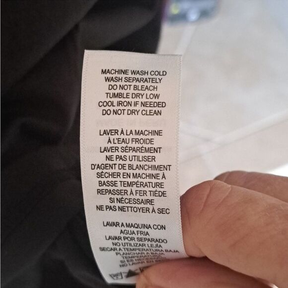 Frame Le High Rise V Neck Tee in Noir Size XL - Picture 9 of 9